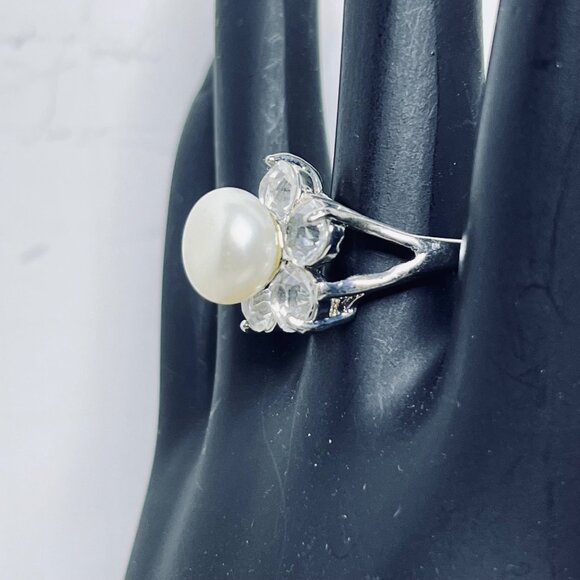 Silver Tone Clear Rhinestones And Faux Pearl Floral Statement Ring Size 6 (R448) - Picture 4 of 8